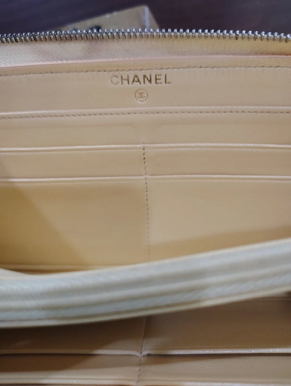 CHANEL Quilted Zip Wallet - Light Yellow Lambskin